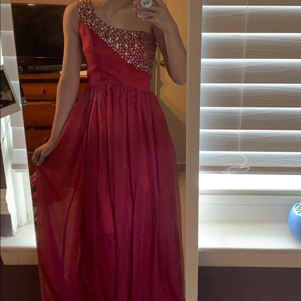 Burgundy prom/homecoming dress